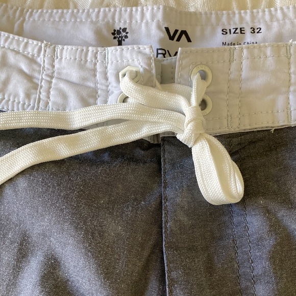 RVCA BOARD SHORT - Picture 4 of 5